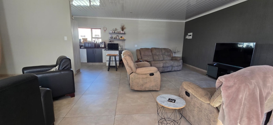 4 Bedroom Property for Sale in Flamwood North West